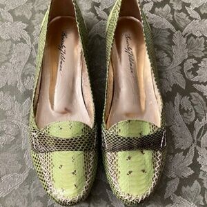 Beverly Feldman Leather Flats